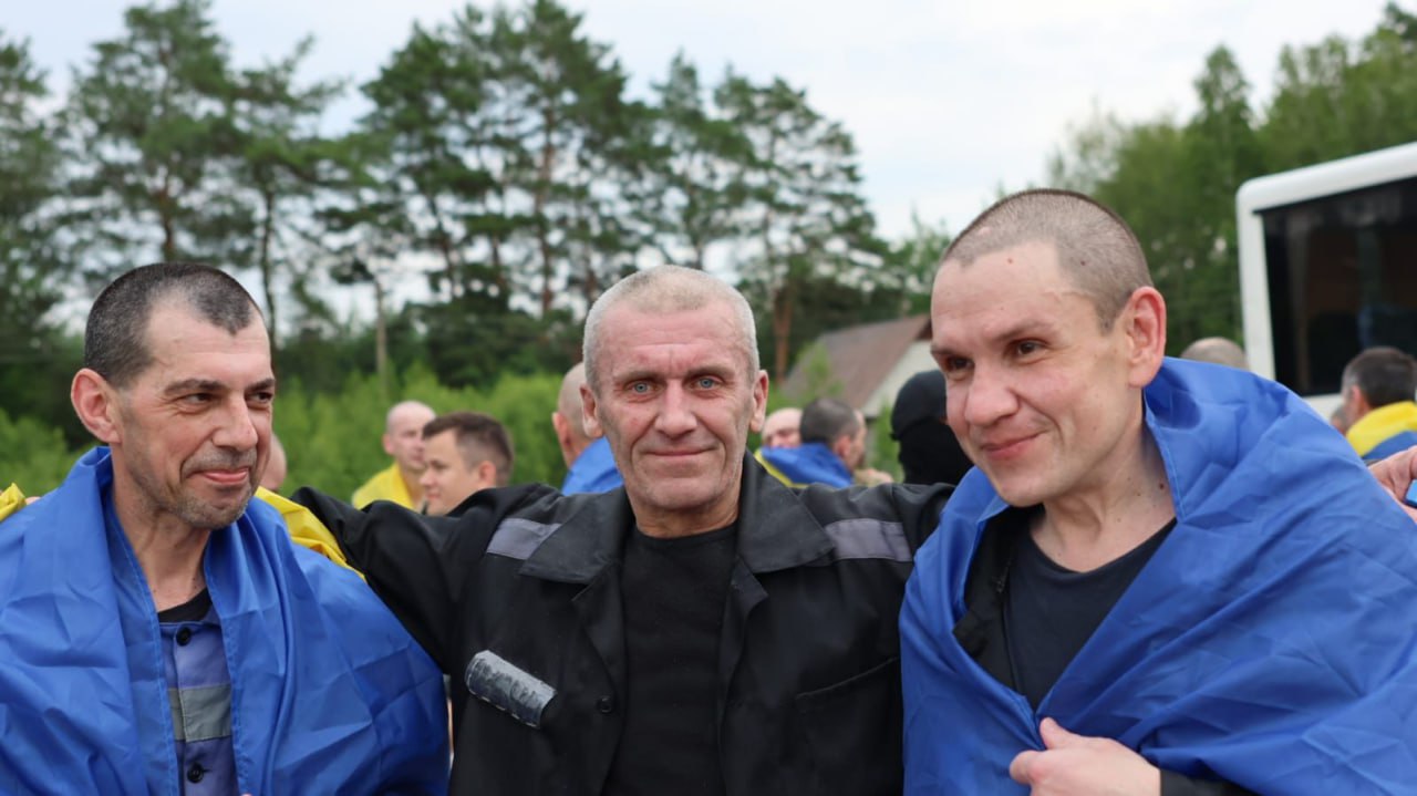 З полону повернули чергову групу Захисників